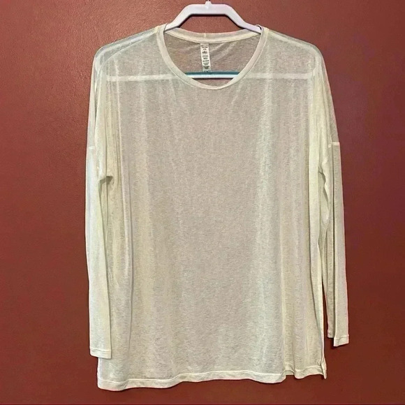 Alo Yoga White Long Sleeve - Picture 1 of 7